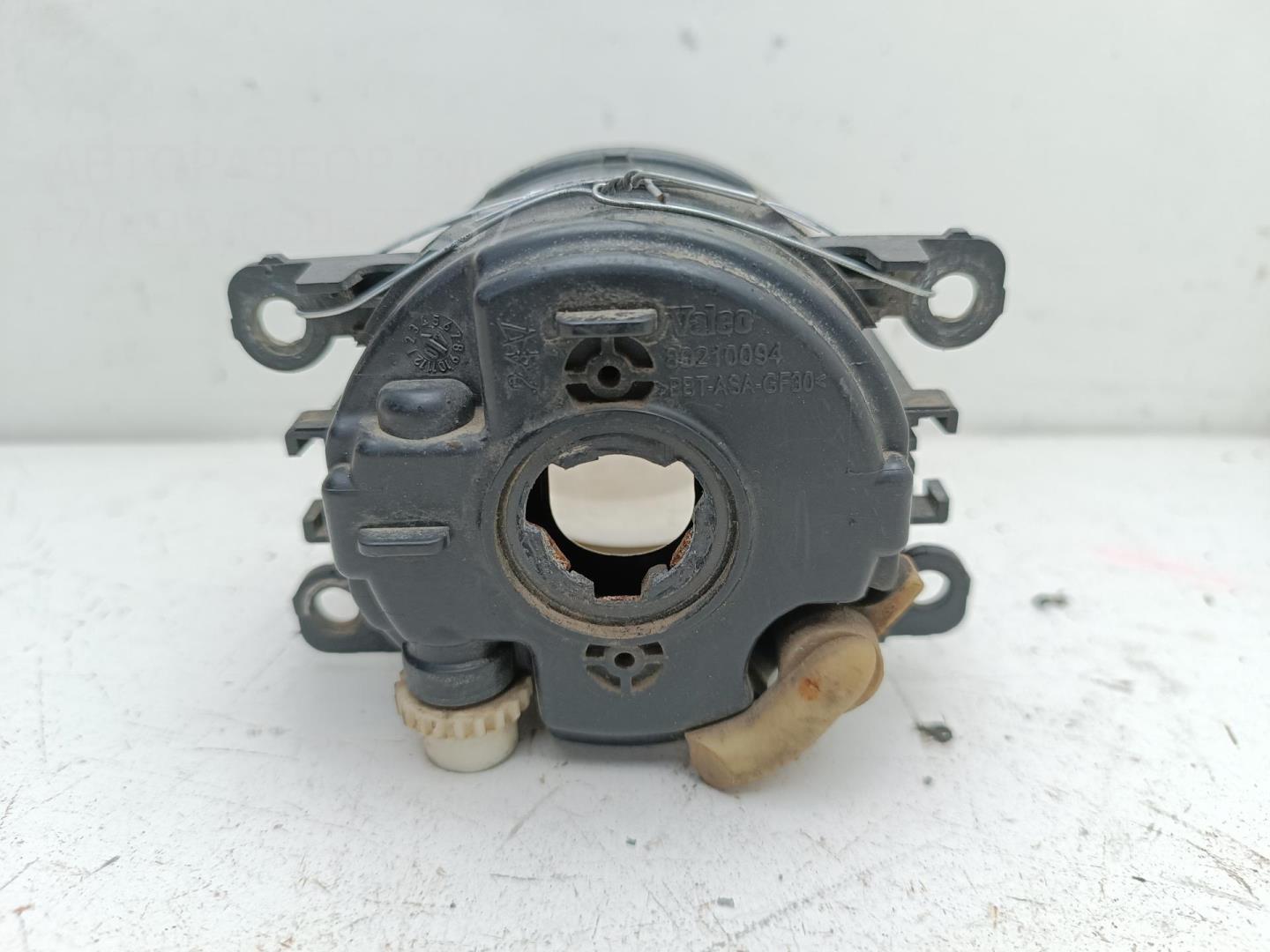 Фара противотуманная правая