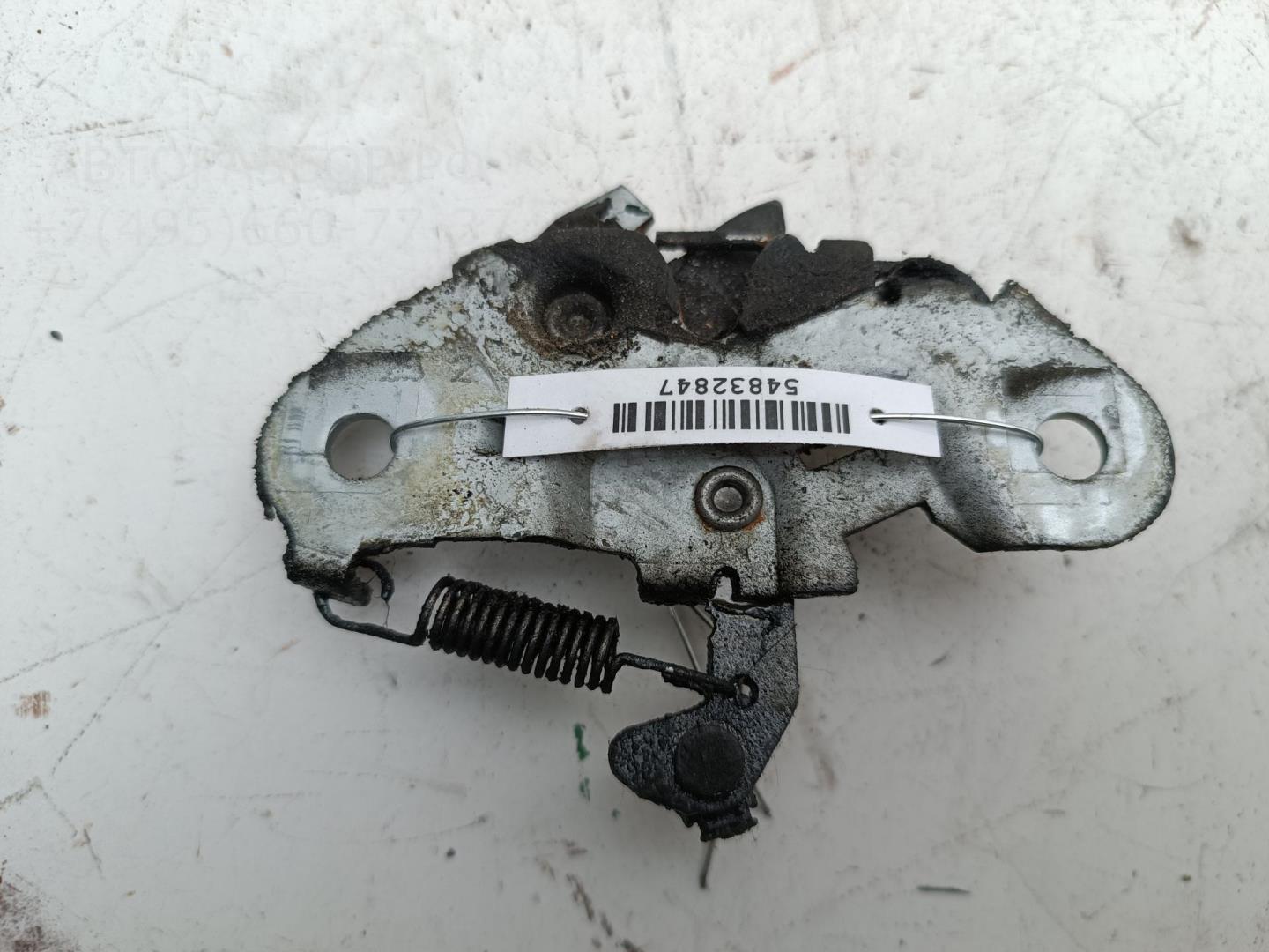 Замок капота