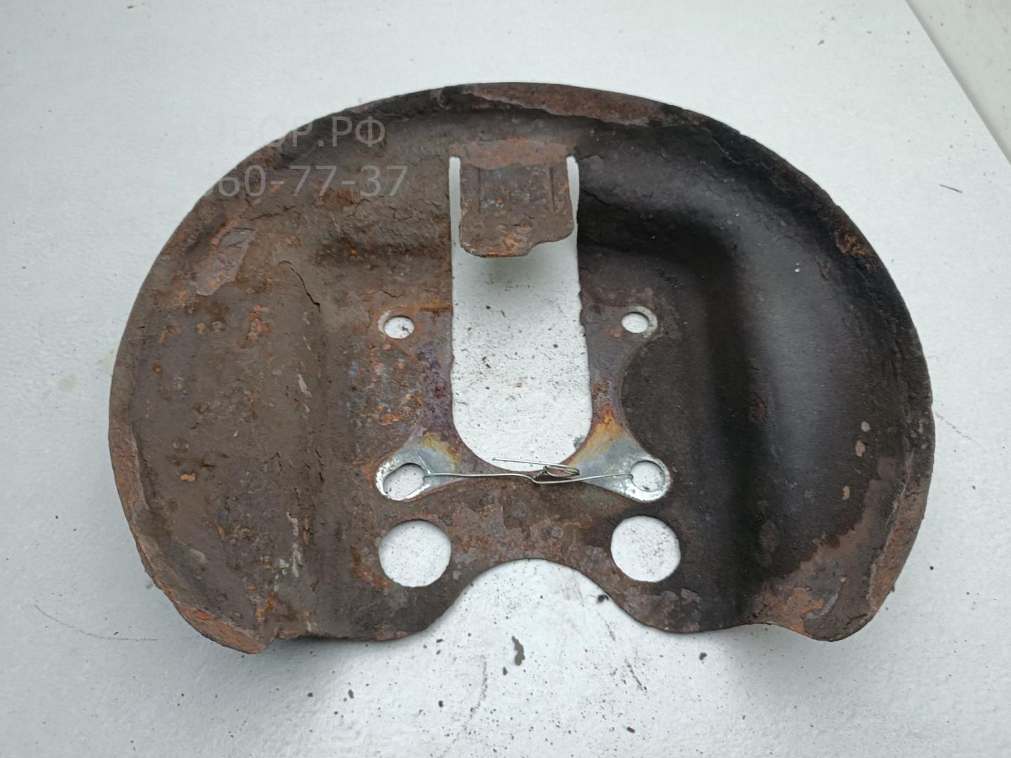 Щит опорный задний правый