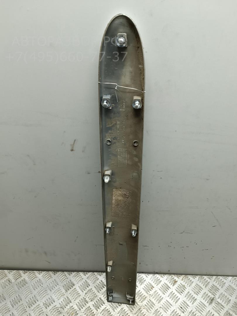 Молдинг двери передней левой