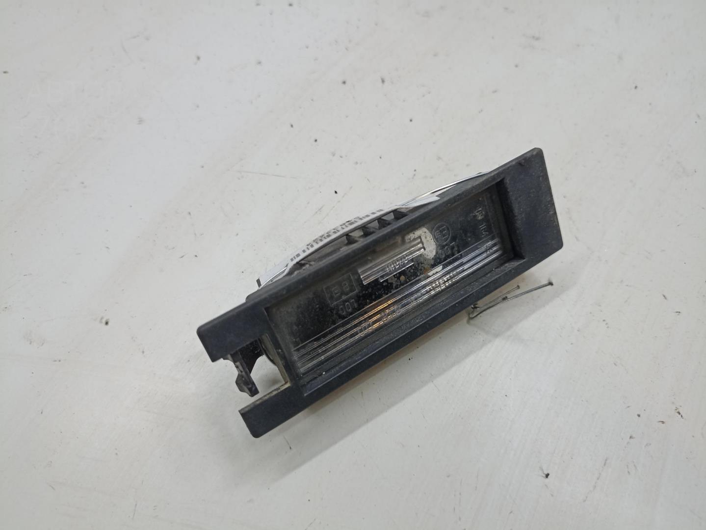 Фонарь подсветки номера