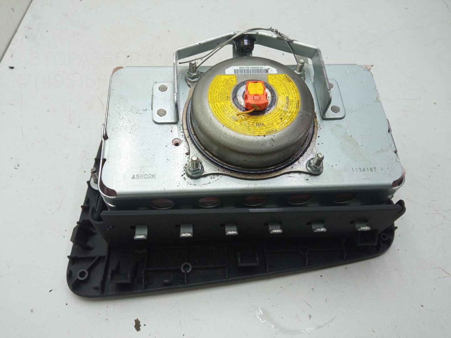 Подушка безопасности пассажирская (в торпедо)