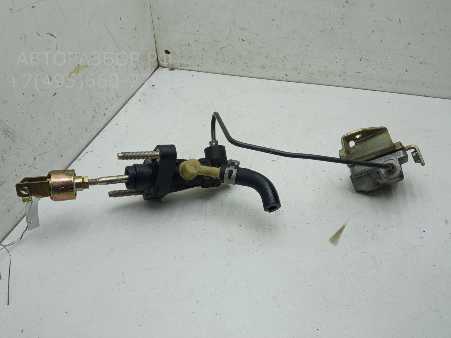 Цилиндр сцепления главный