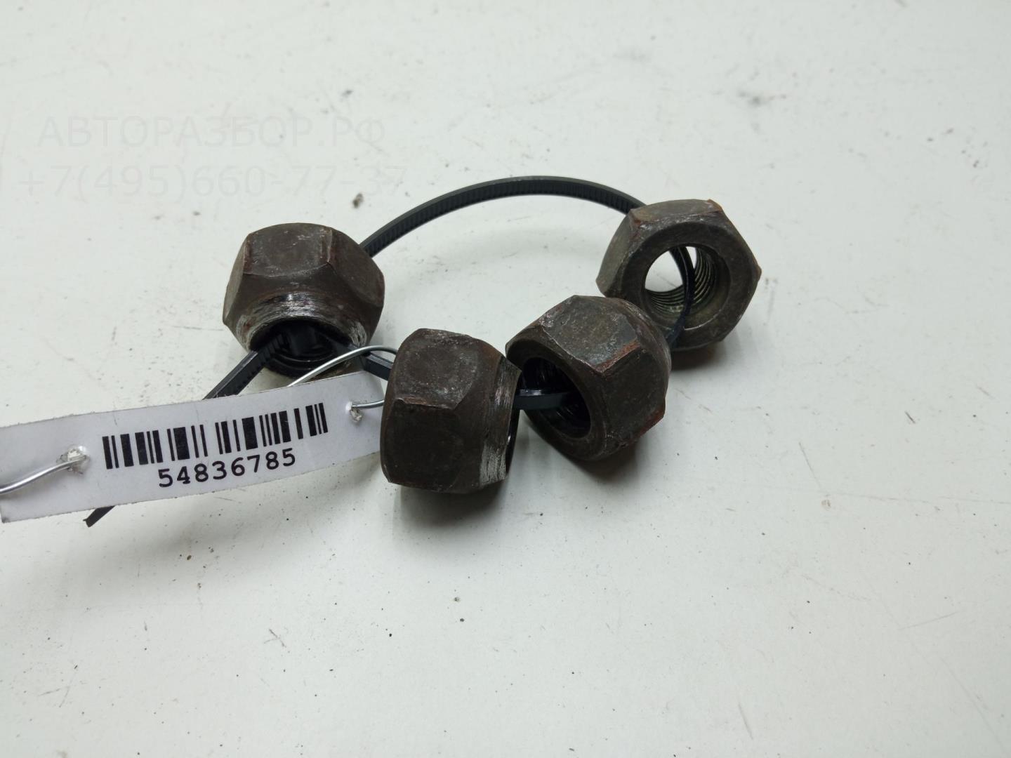 Болт колесный