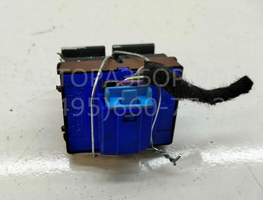 Лючок бензобака