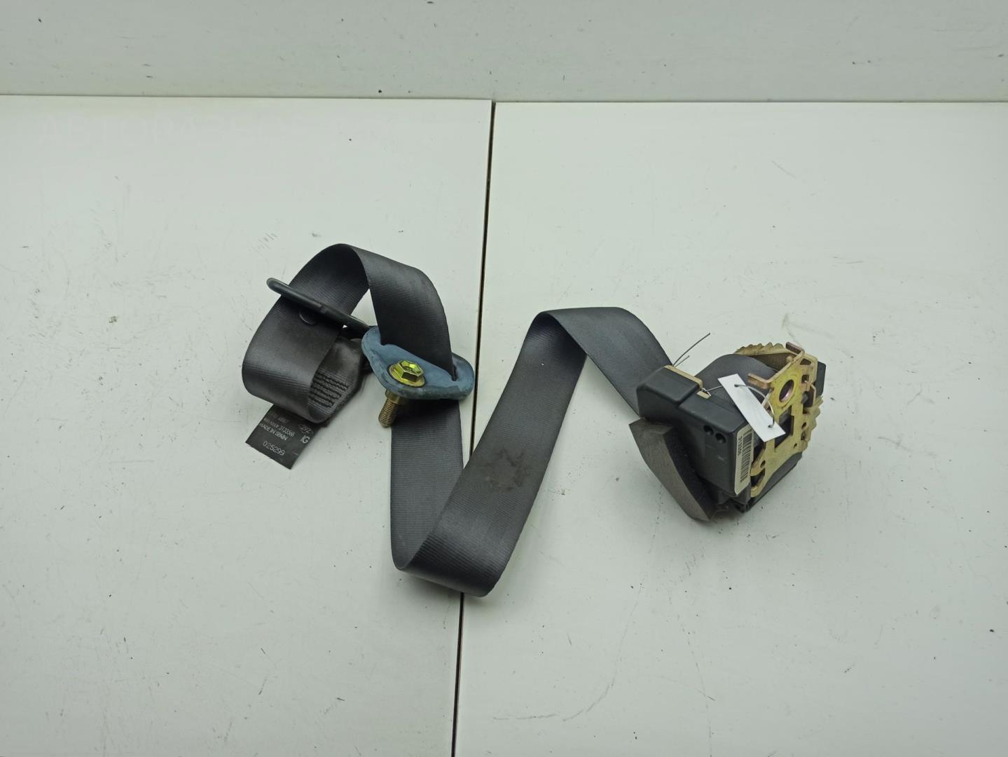 Ремень безопасности с пиропатроном