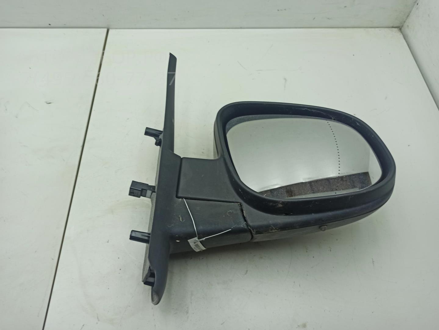 Зеркало правое электрическое