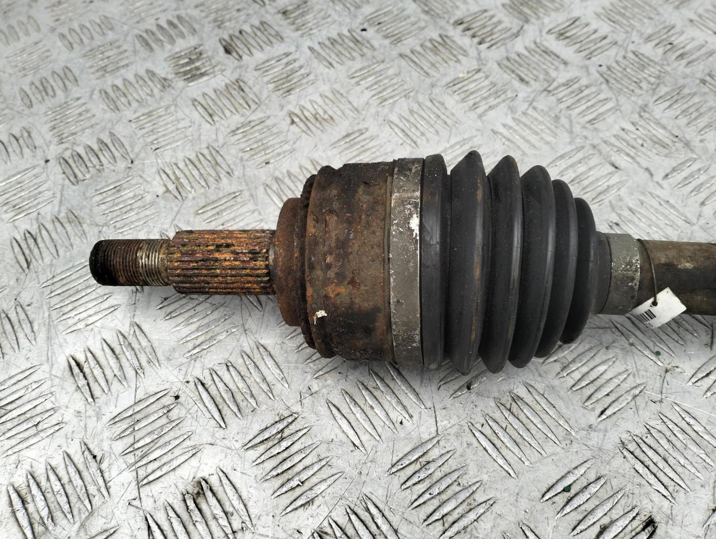 Полуось передняя левая