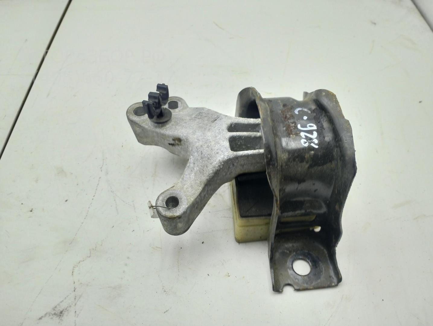 Опора двигателя