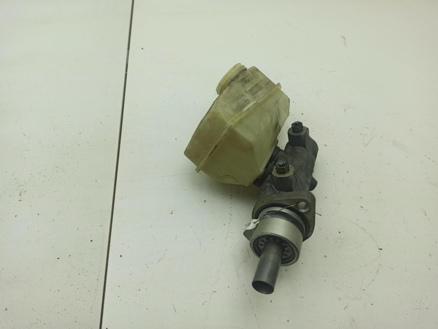 Цилиндр тормозной главный