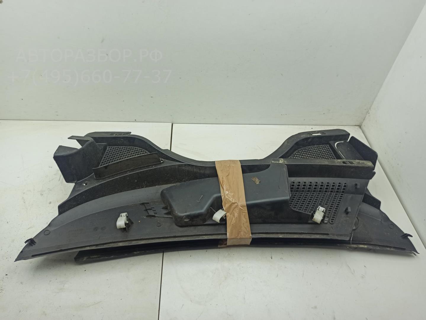 Решетка стеклоочистителей (Жабо)