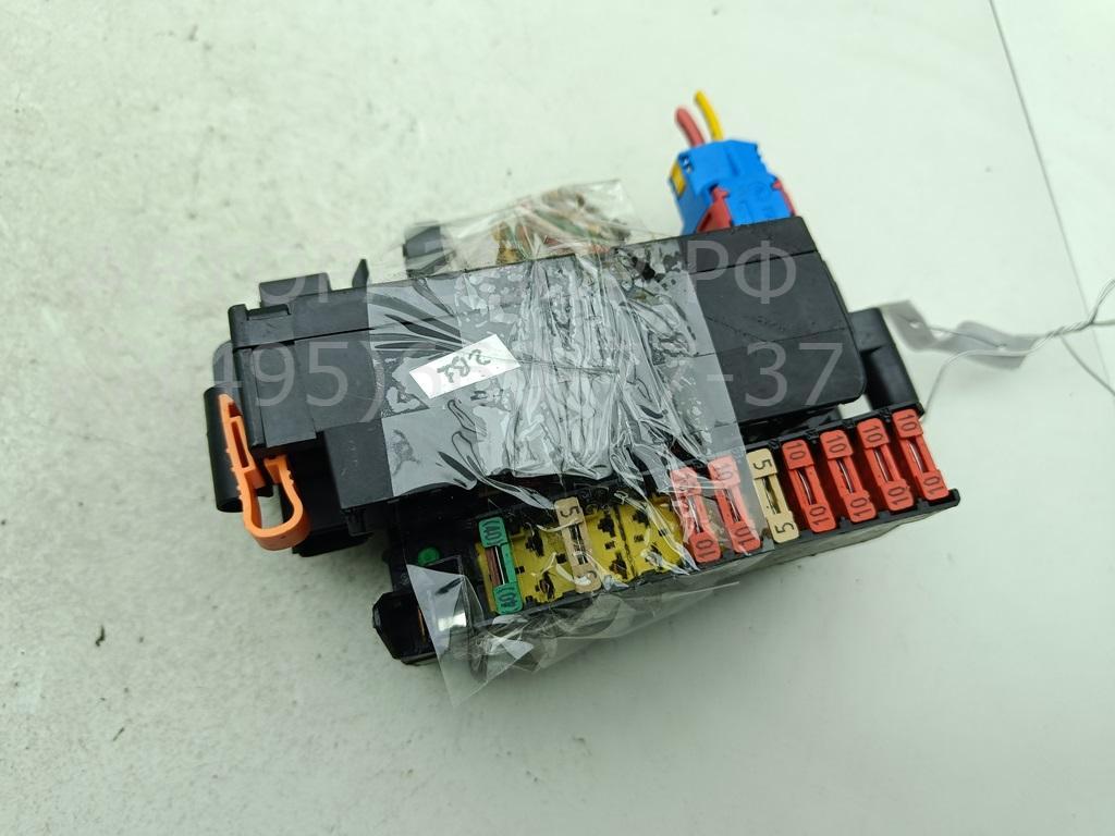 Блок предохранителей