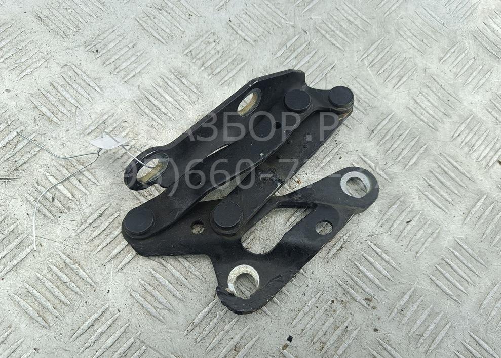 Петля капота правая