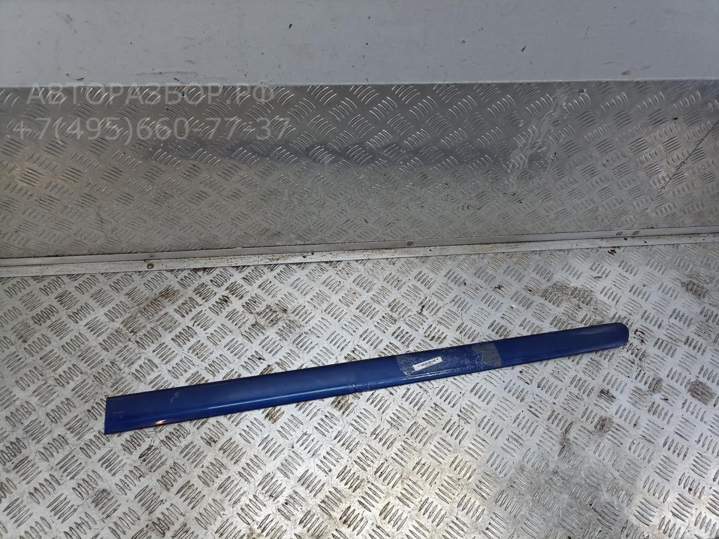 Молдинг двери передней левой