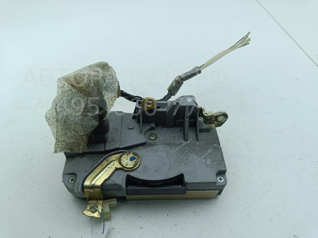 Замок двери передней правой