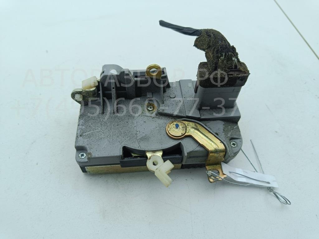 Замок двери передней левой