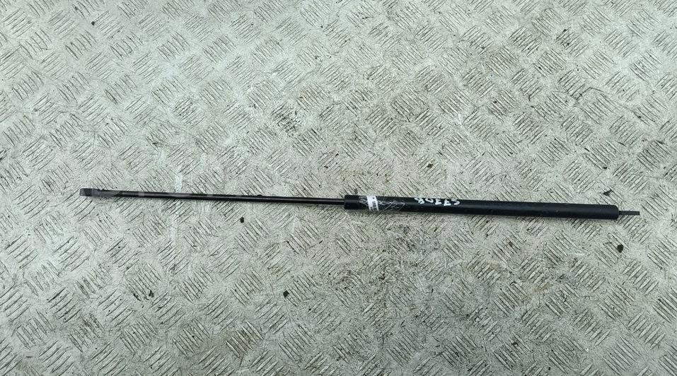 Амортизатор капота