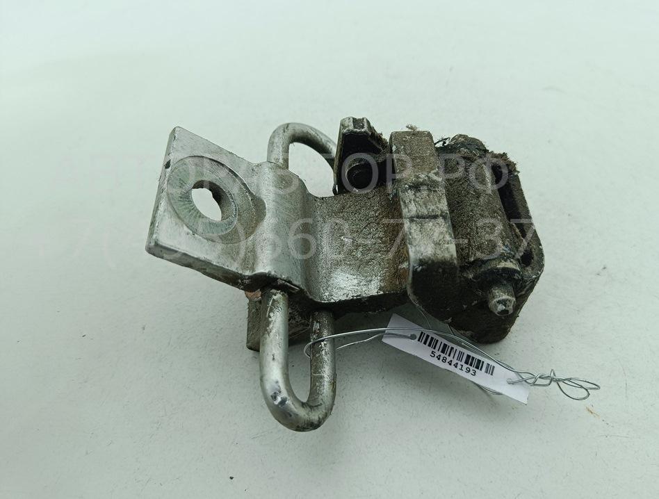 Петля двери