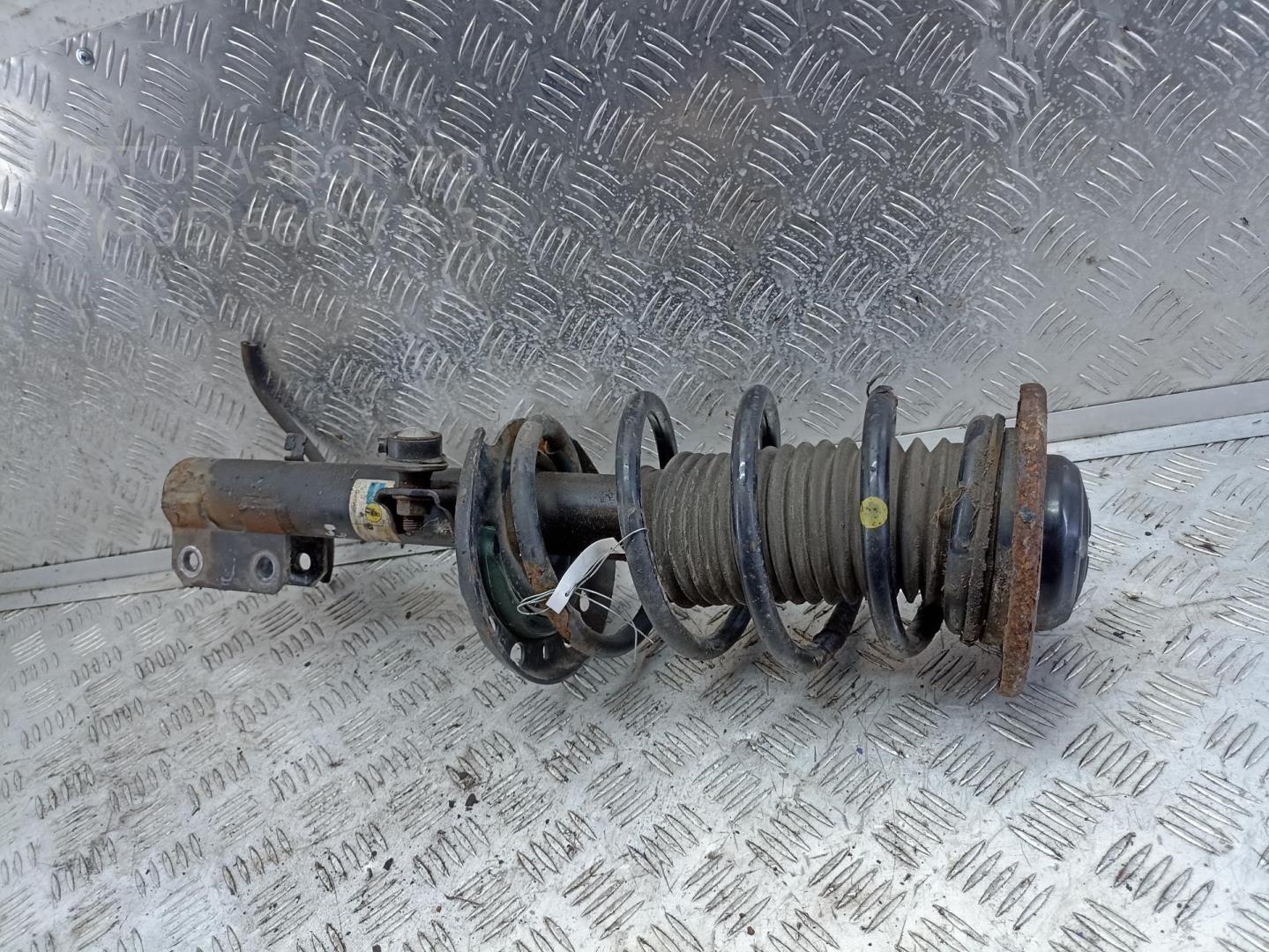 Амортизатор передний правый