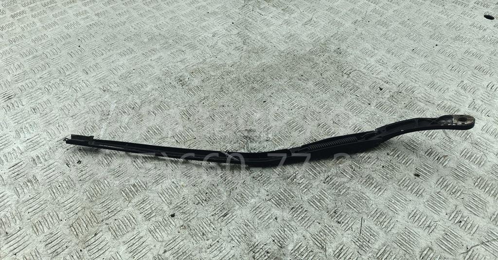 Поводок стеклоочистителя передний левый