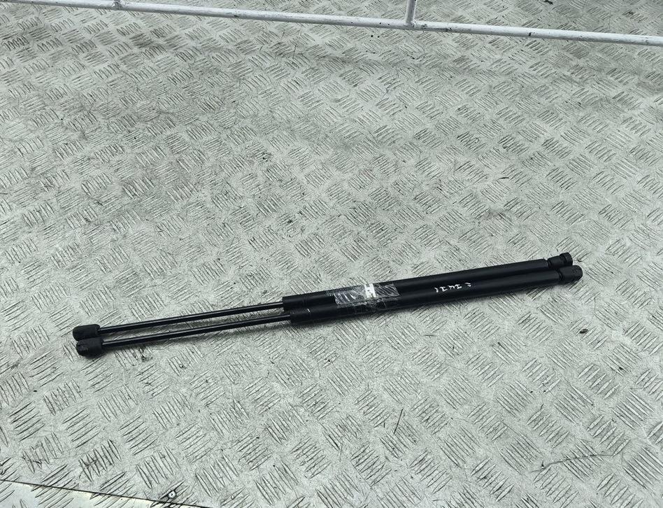 Амортизатор крышки багажника