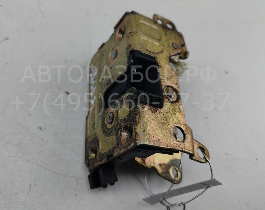 Замок двери передней левой