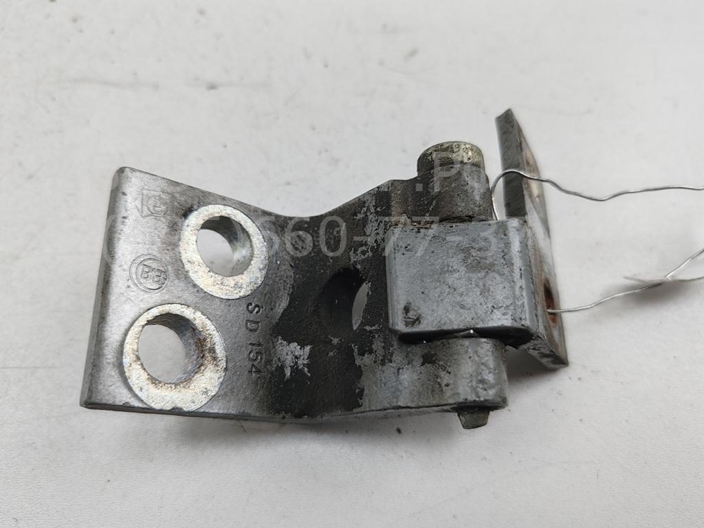 Петля двери