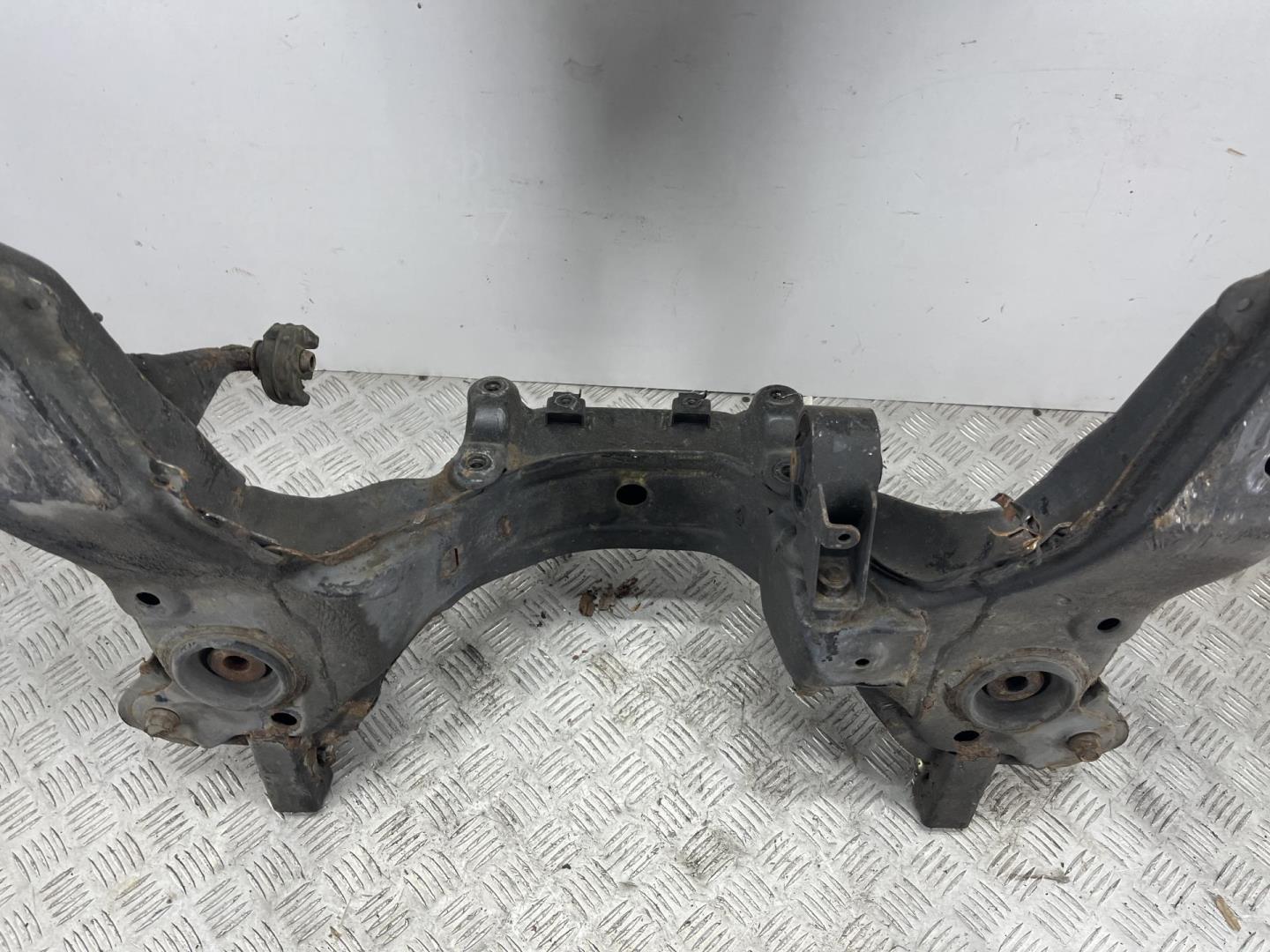 Балка подмоторная