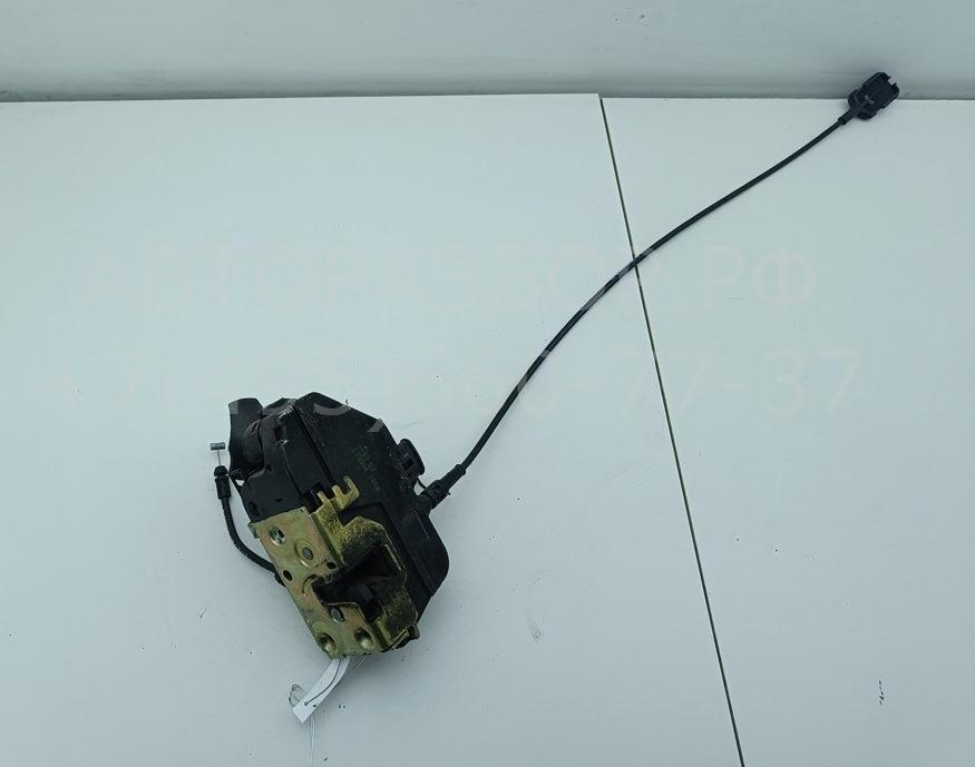 Замок двери передней левой