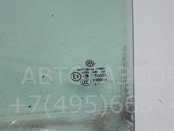 Стекло двери задней правой (форточка)