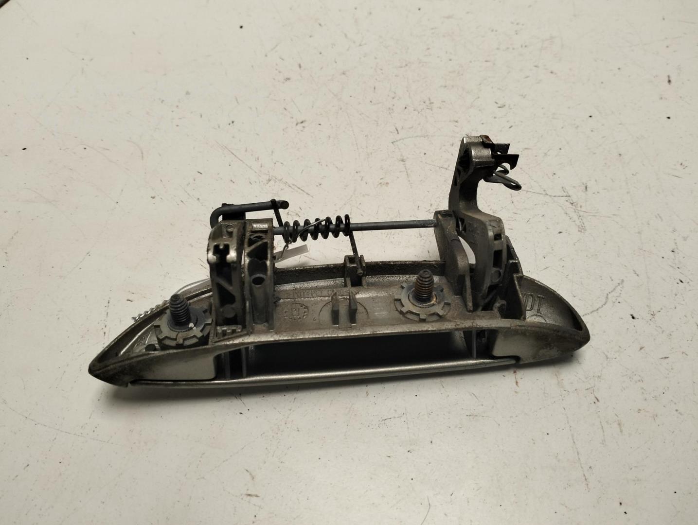 Ручка двери задней наружная правая