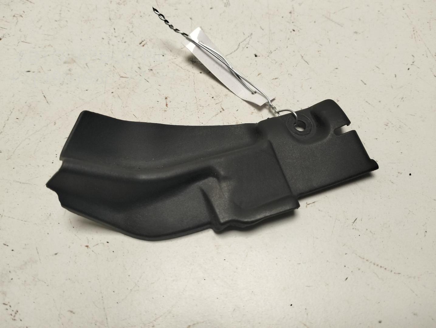 Накладка крышки багажника