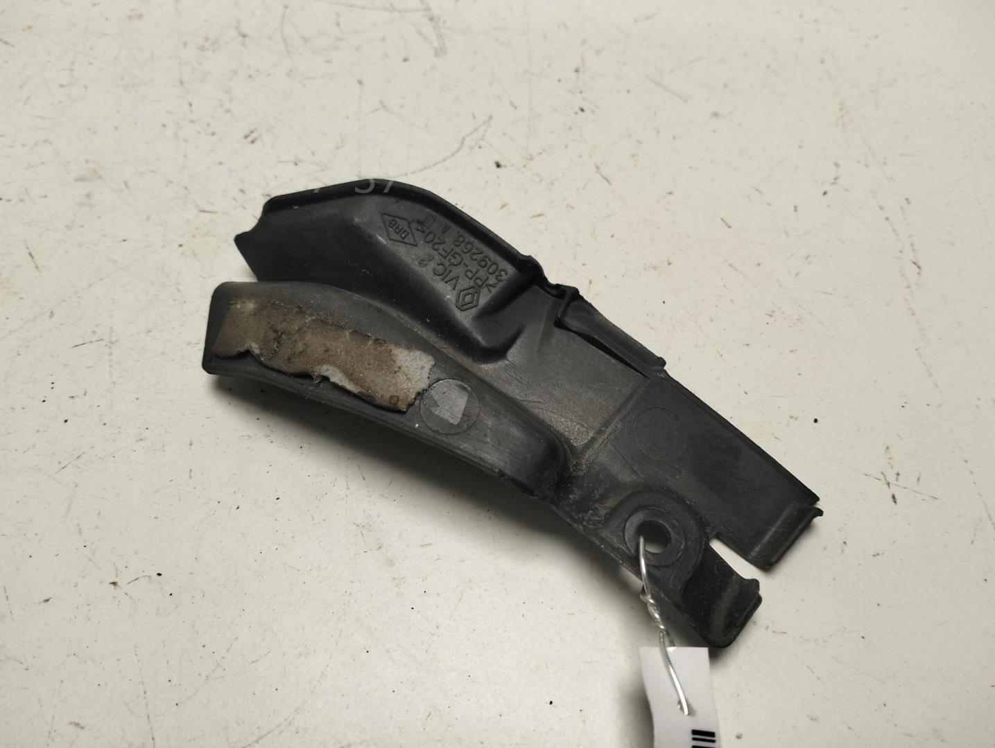 Накладка крышки багажника