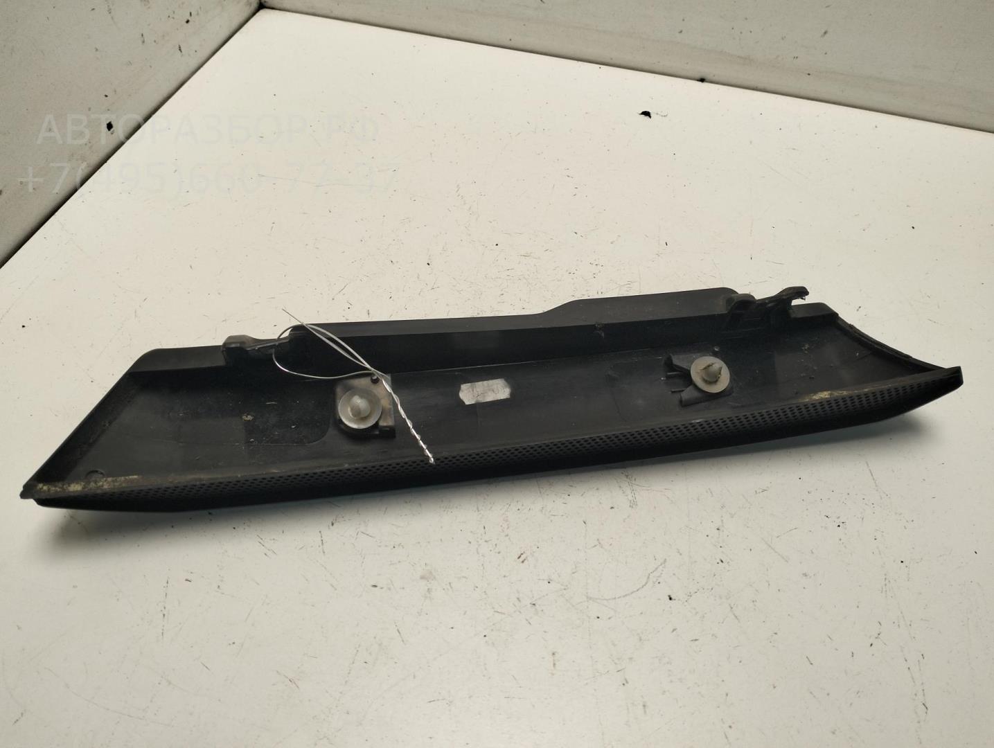 Накладка крышки багажника