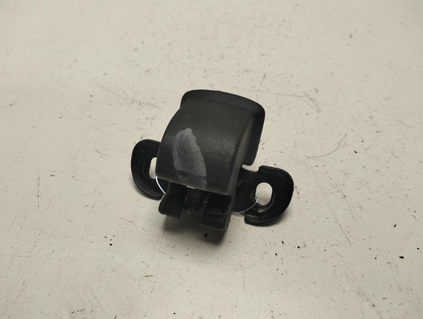 Замок двери задней левой