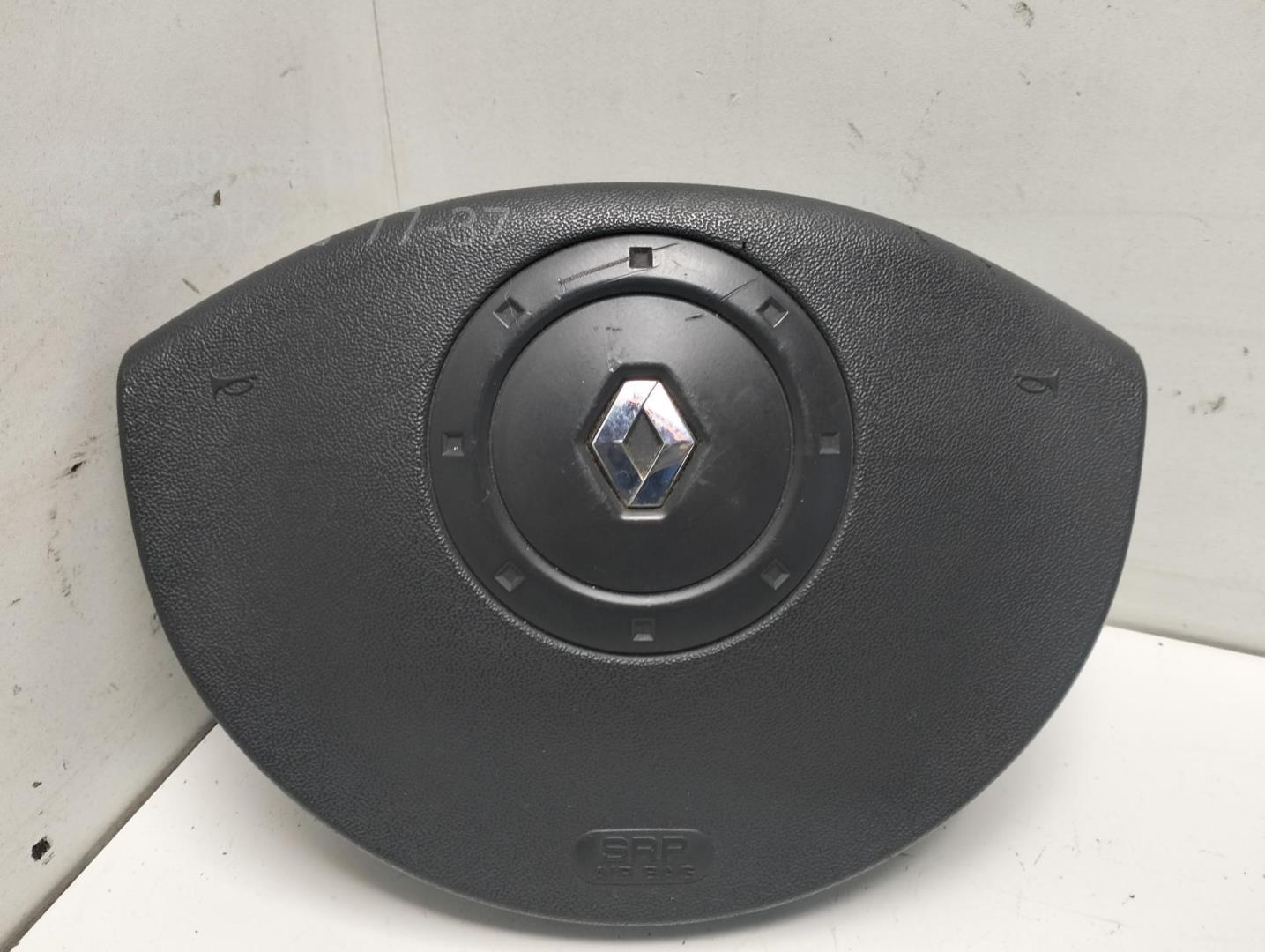 Подушка безопасности в рулевое колесо