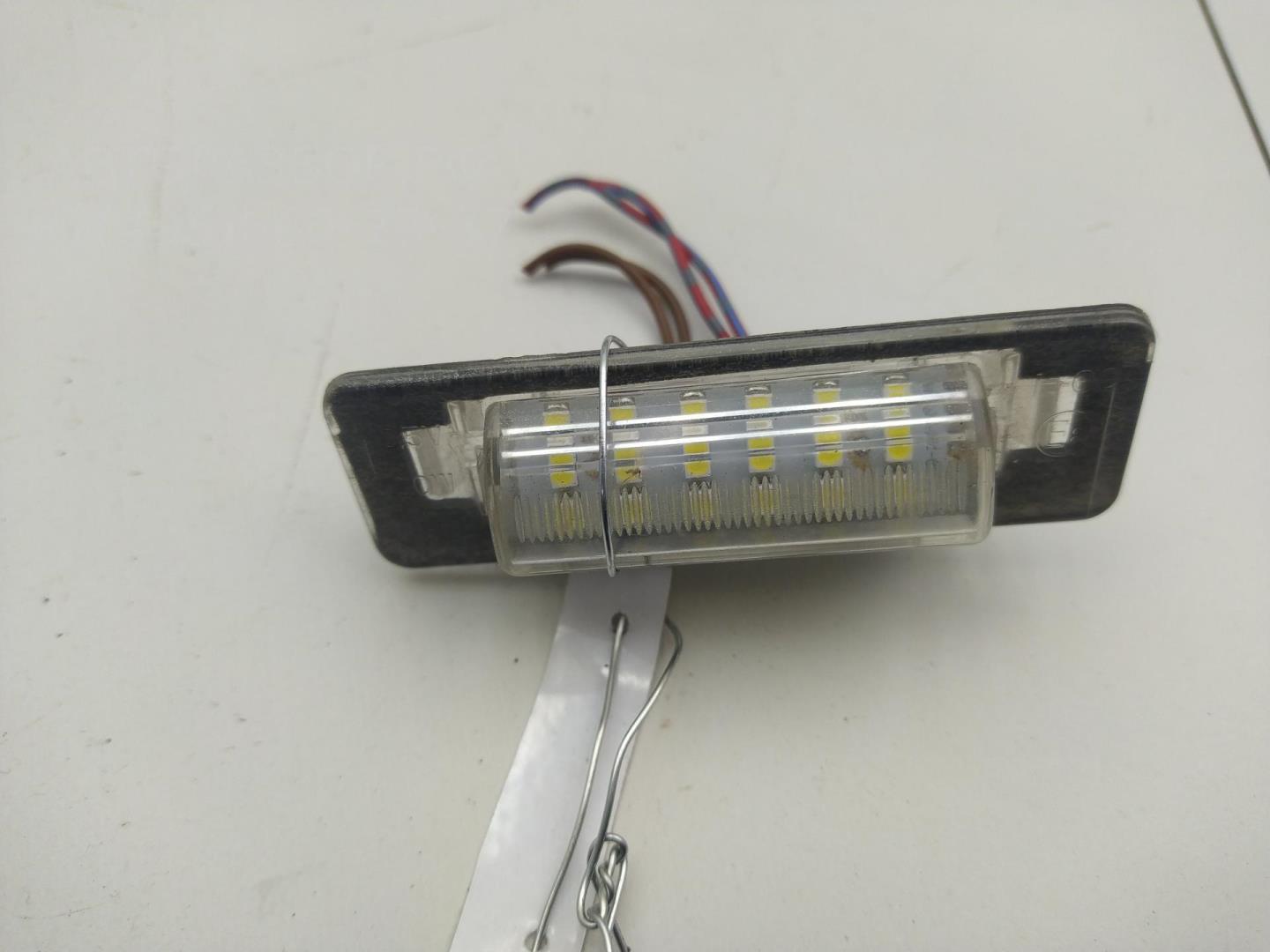 Фонарь подсветки номера