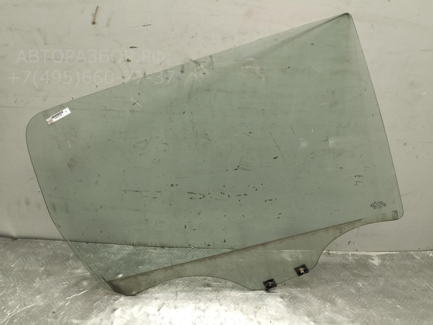 Стекло двери задней правой