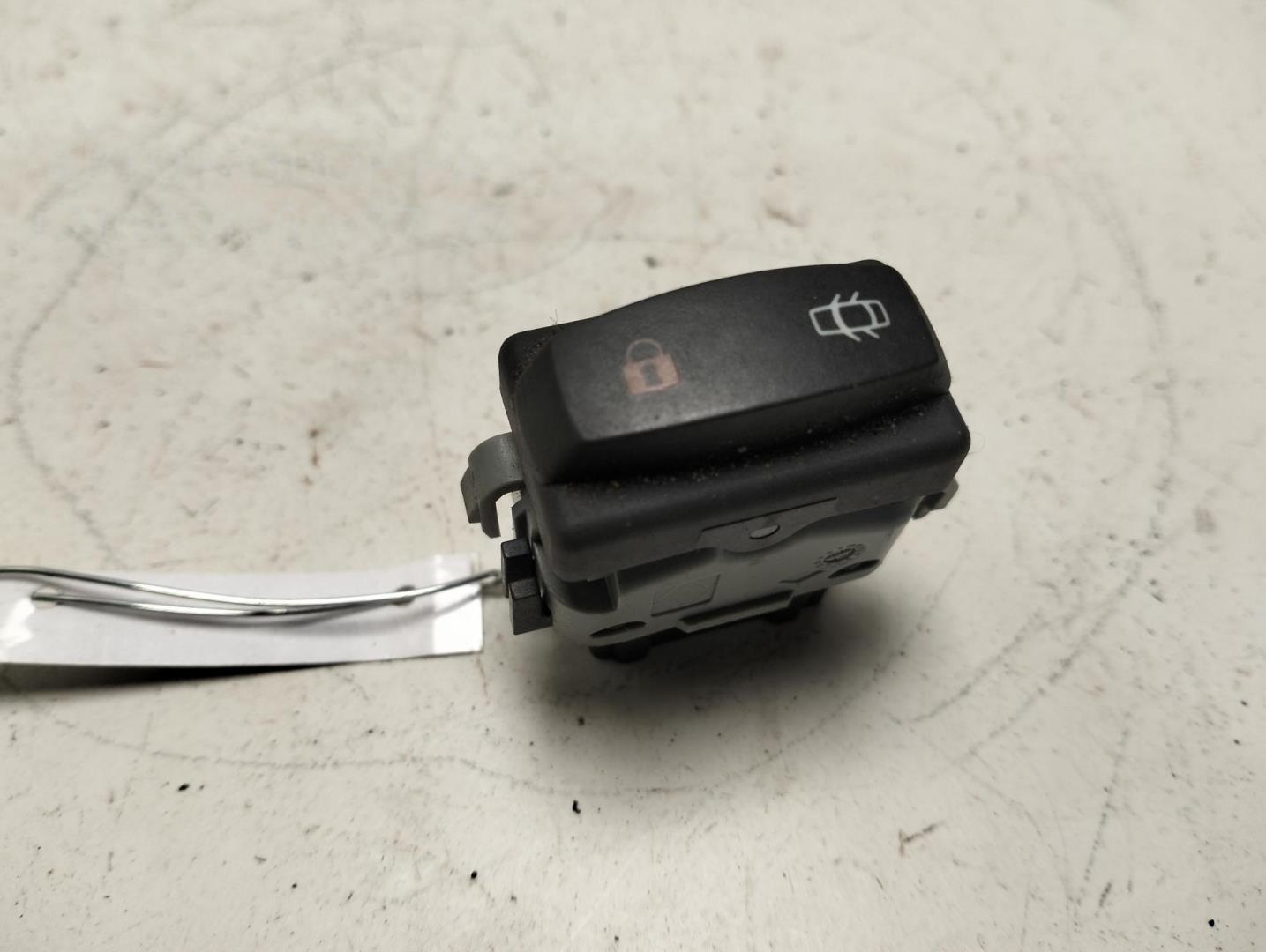 Кнопка центрального замка