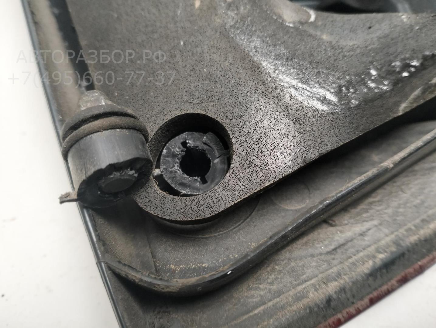 Фонарь задний внутренний правый