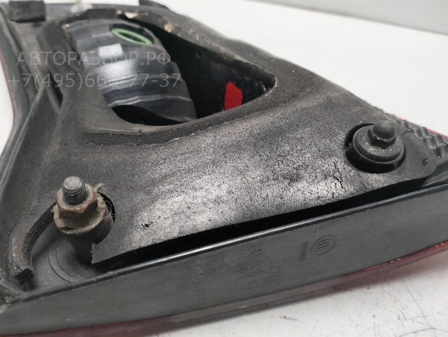 Фонарь задний внутренний левый