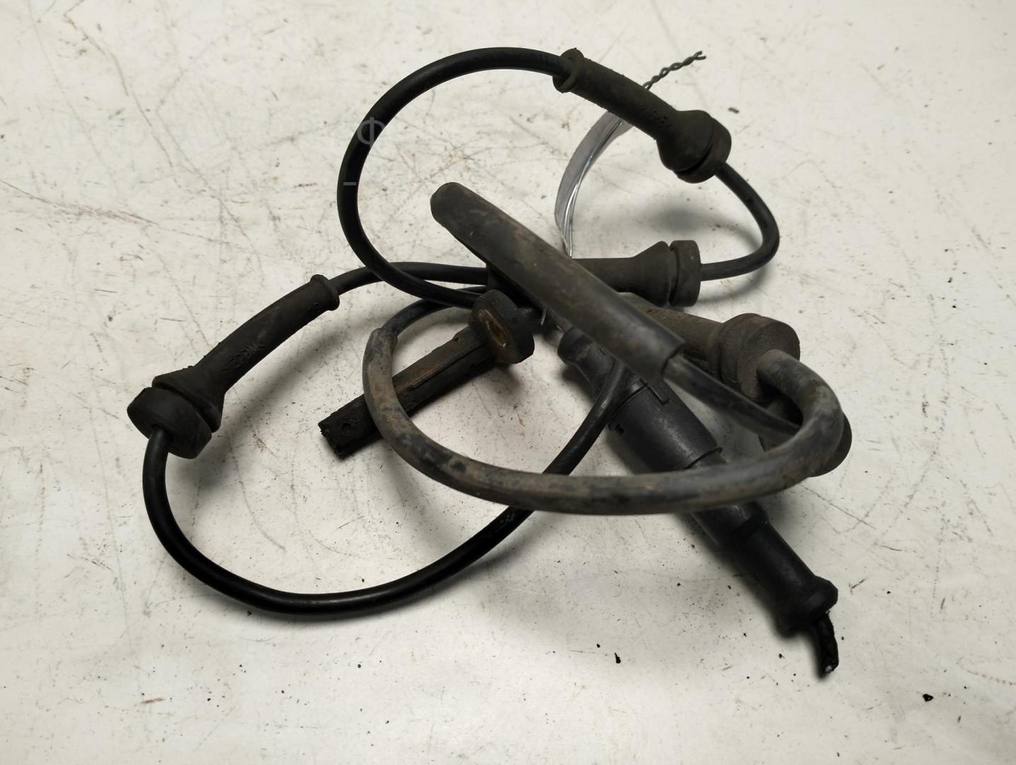 Датчик ABS передний