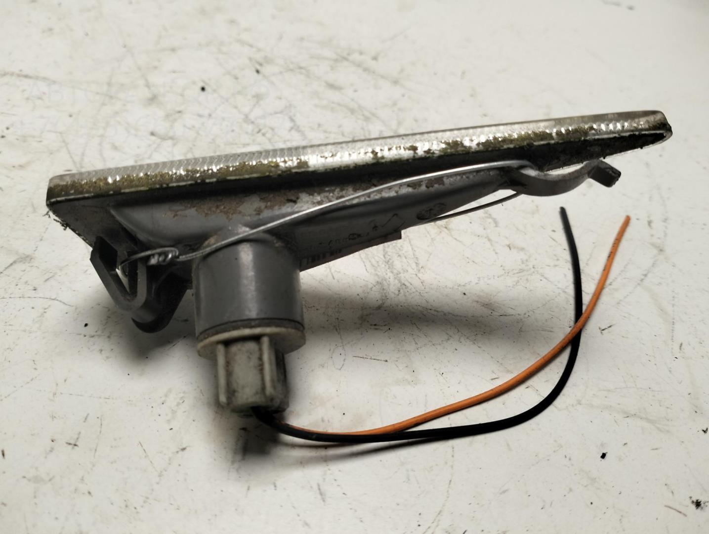 Указатель поворота левый