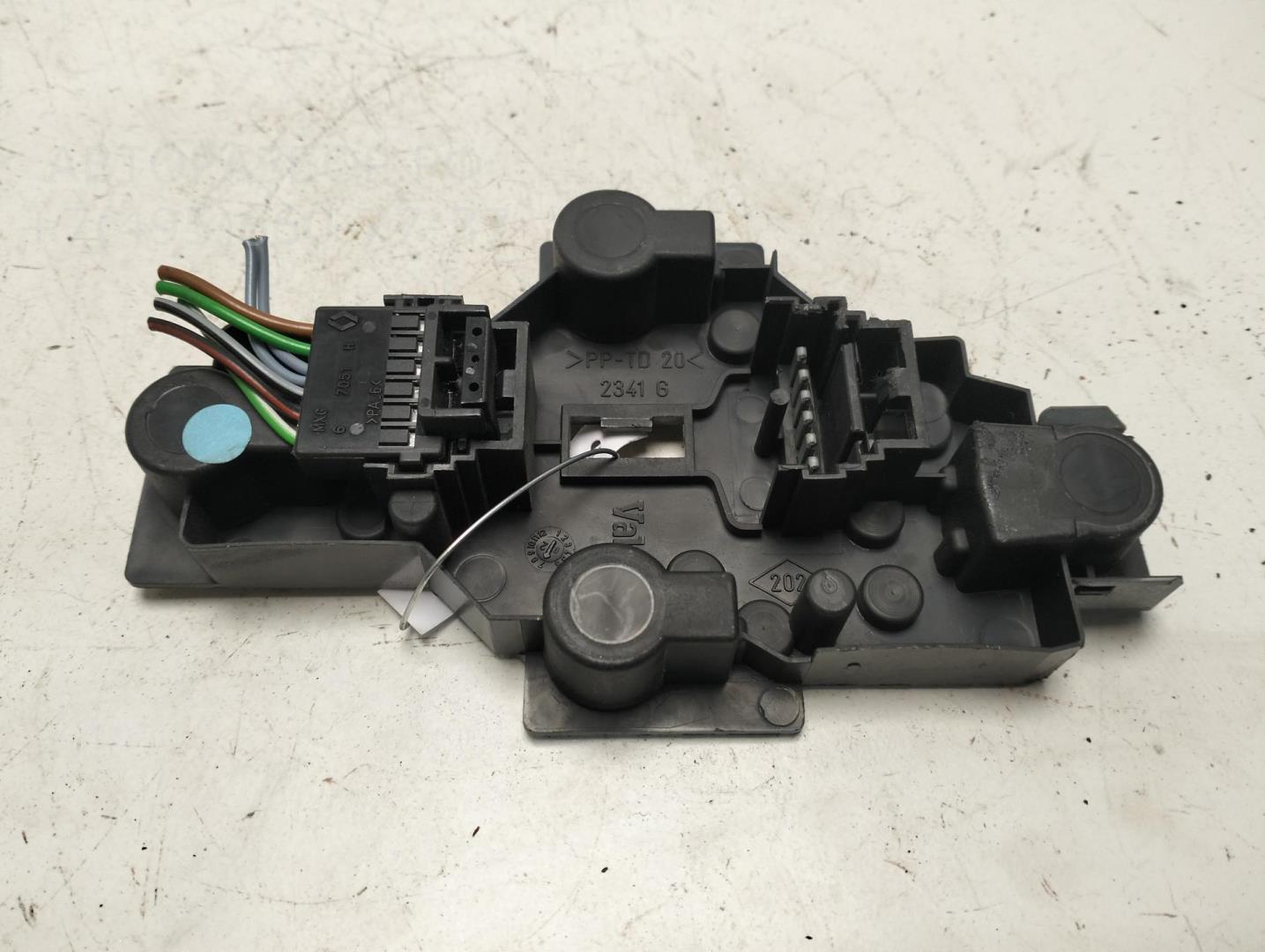 Плата заднего фонаря левого