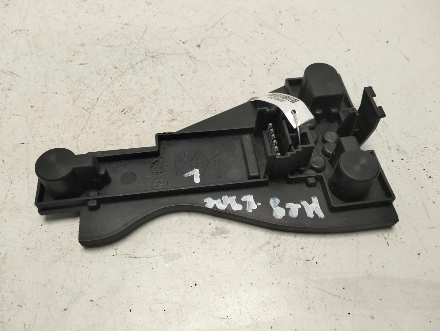 Плата заднего фонаря левого