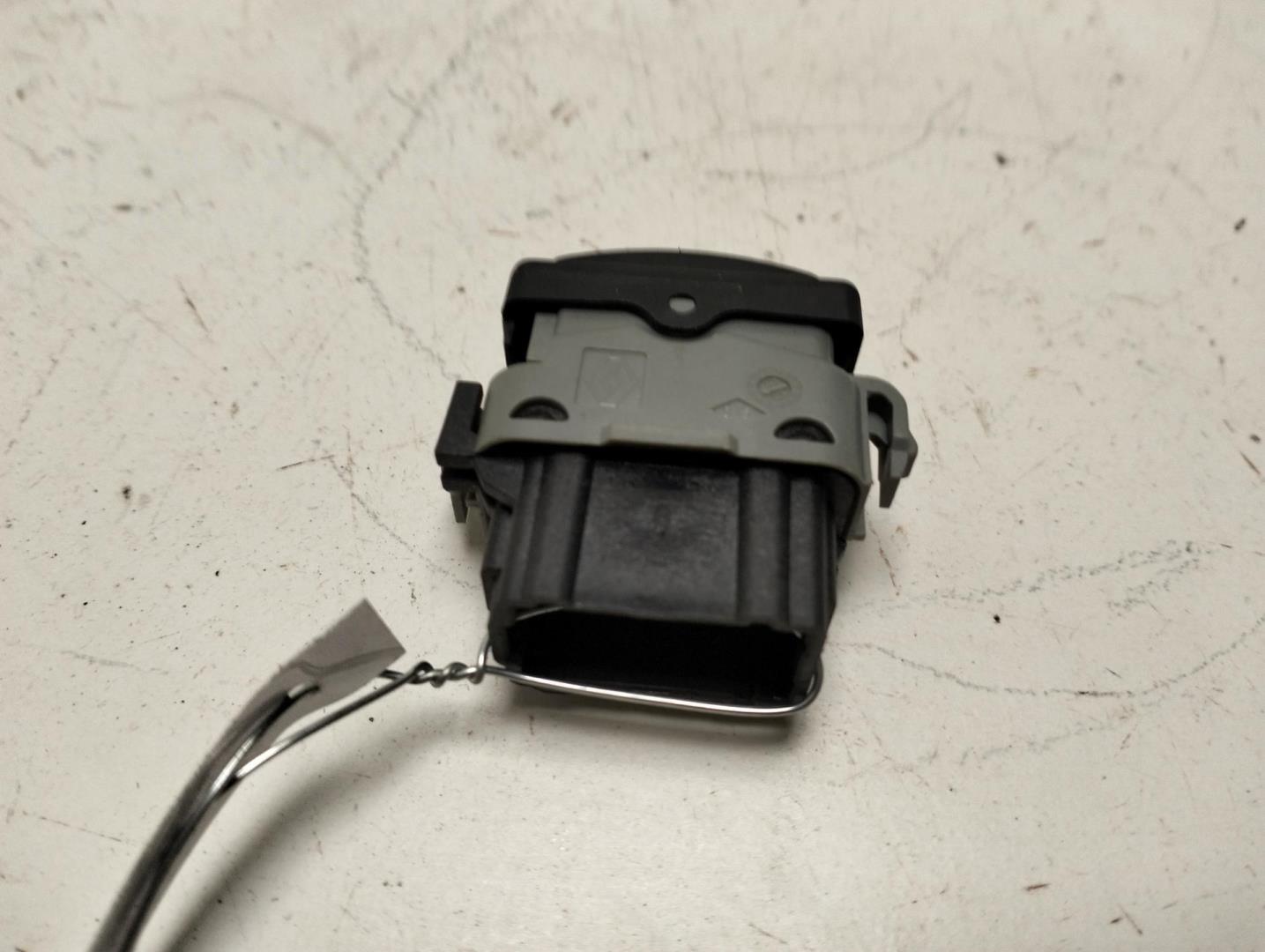 Кнопка центрального замка