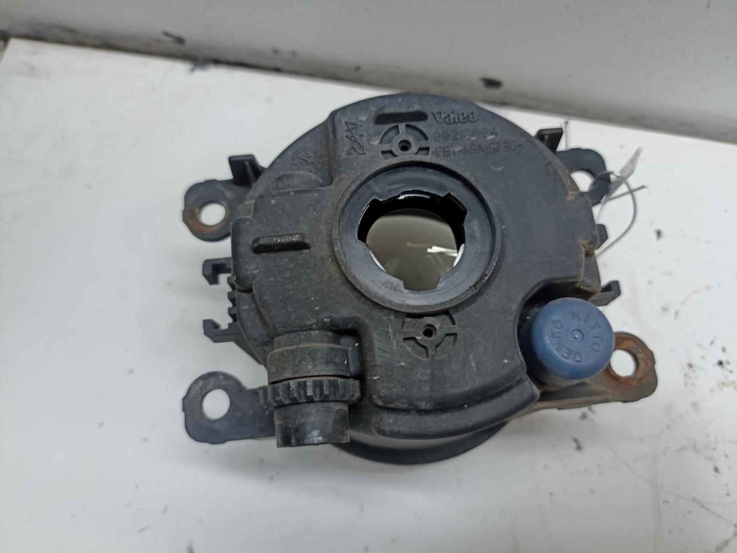 Фара противотуманная левая