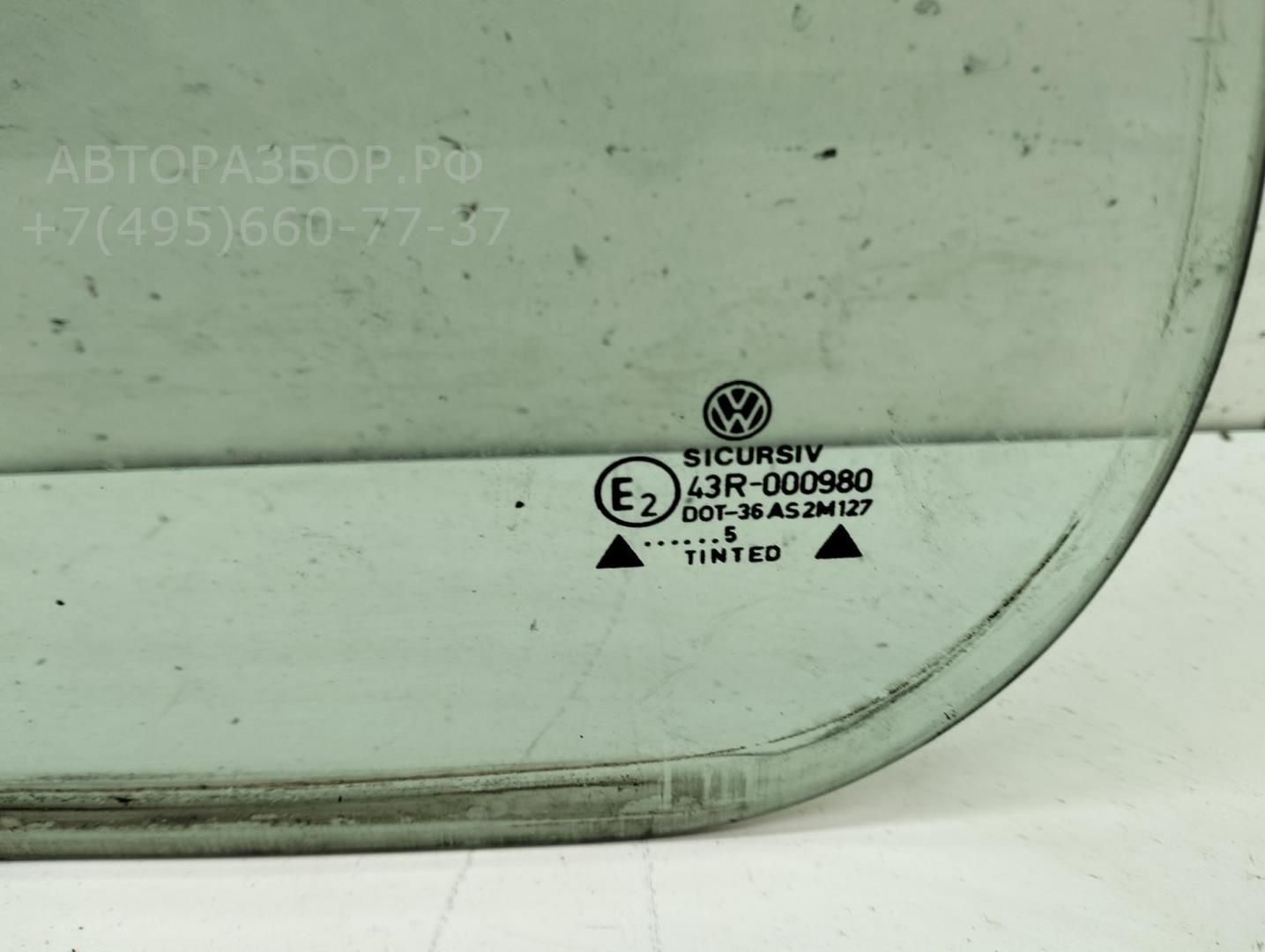 Стекло двери задней левой (форточка)