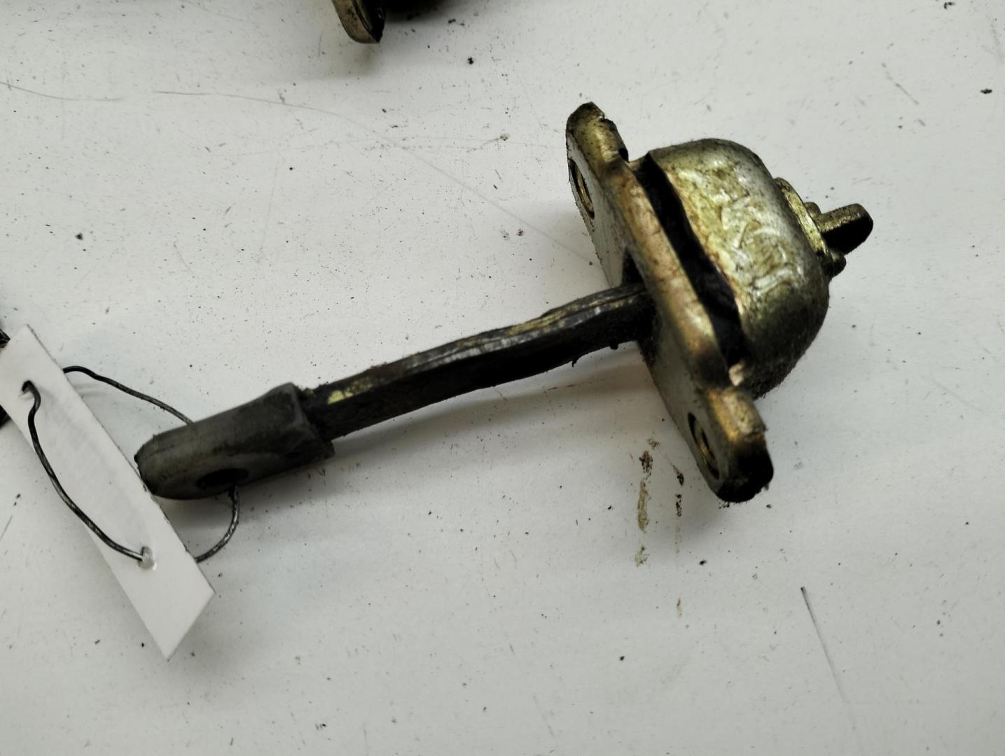 Ограничитель двери