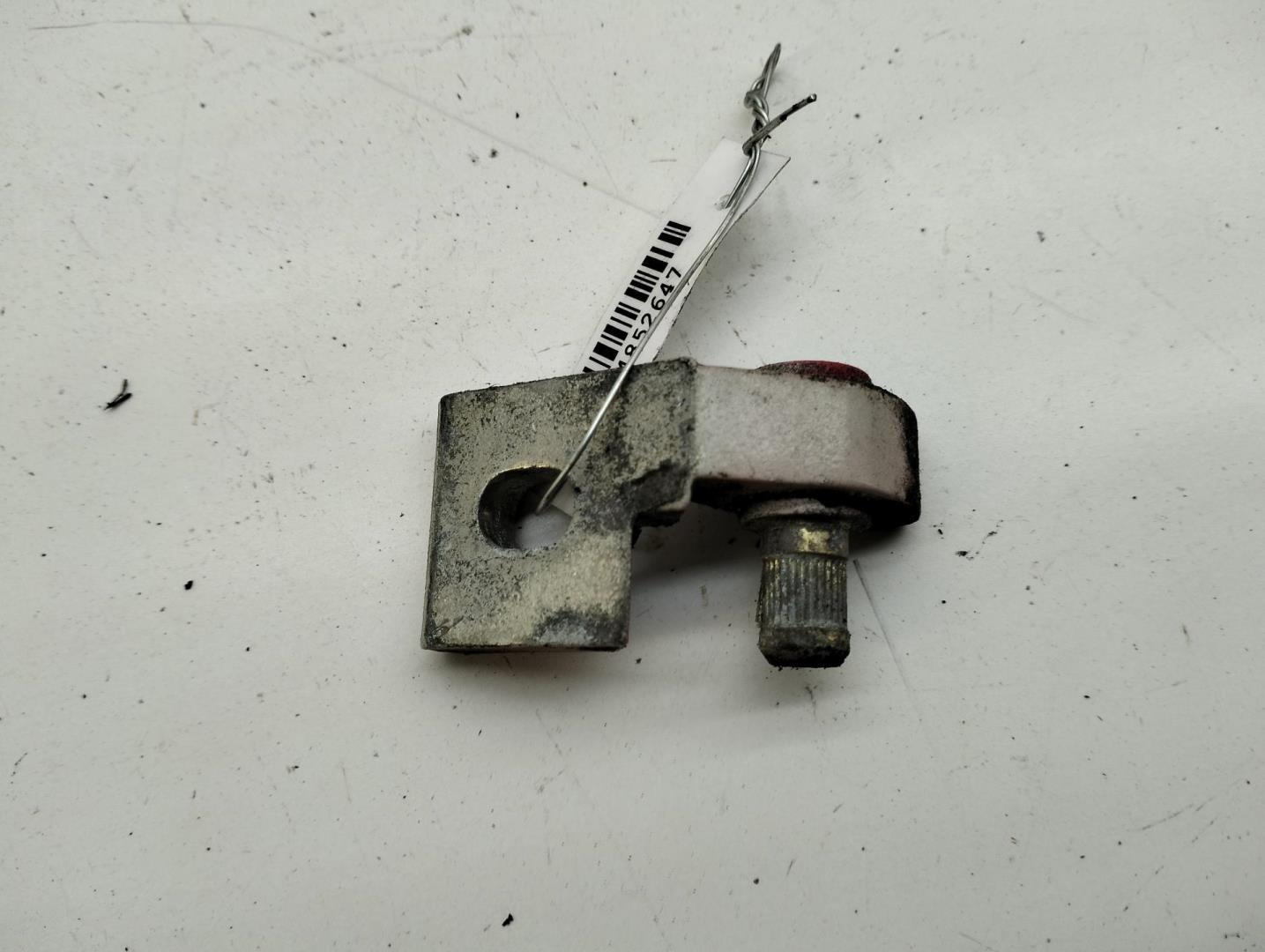 Петля двери